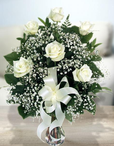 Cam vazoda 7 Beyaz gül