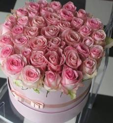 silindir kutuda 40 pembe gül