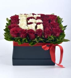 Kare kutuda harf güller